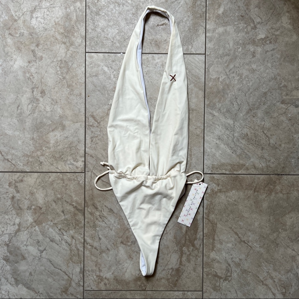 NEW WITH TAGS Boutine LA Vanilla Off-Shore One Piece